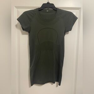 Lululemon Dark Green Short Sleeved Swiftly Size 4